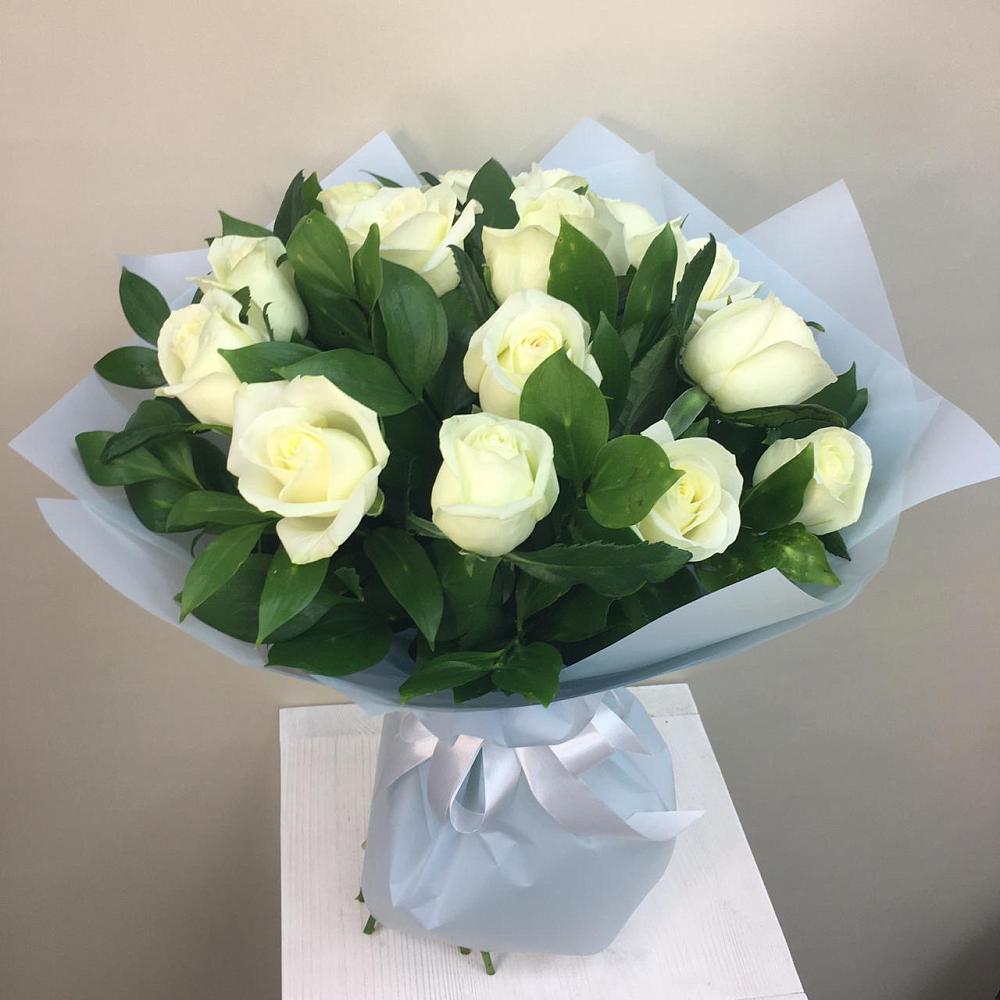 Букет 15 Белых роз Проуд в Шохово
