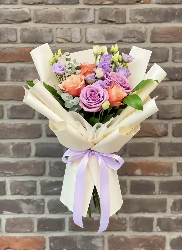 Букет цветов из: Лизиантусы и Розы в Шохово