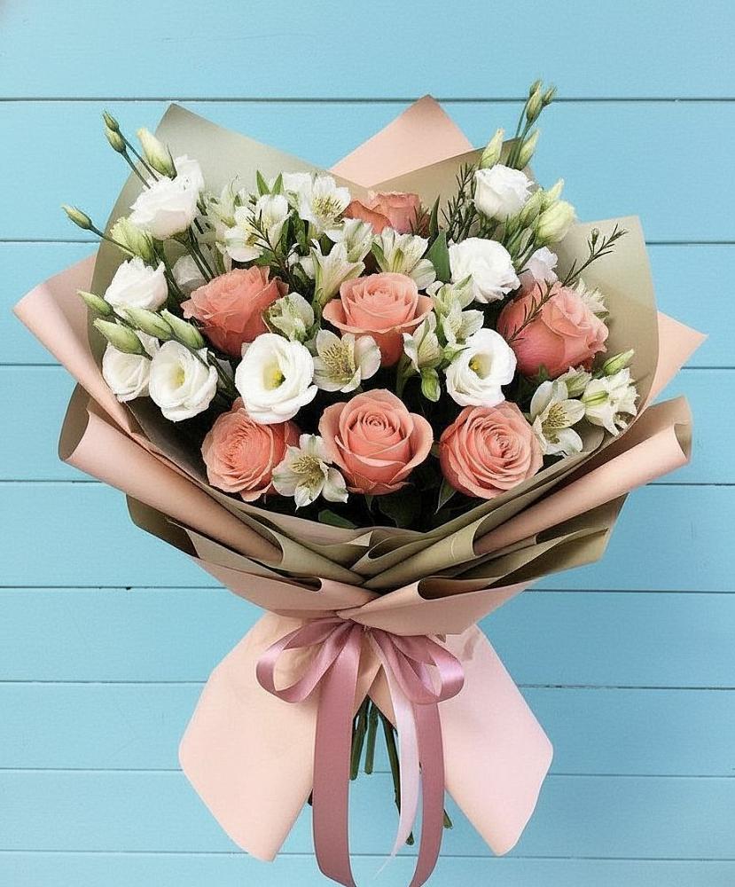 Букет цветов из: Розы, Альстромерии и Лизиантусы в Шохово
