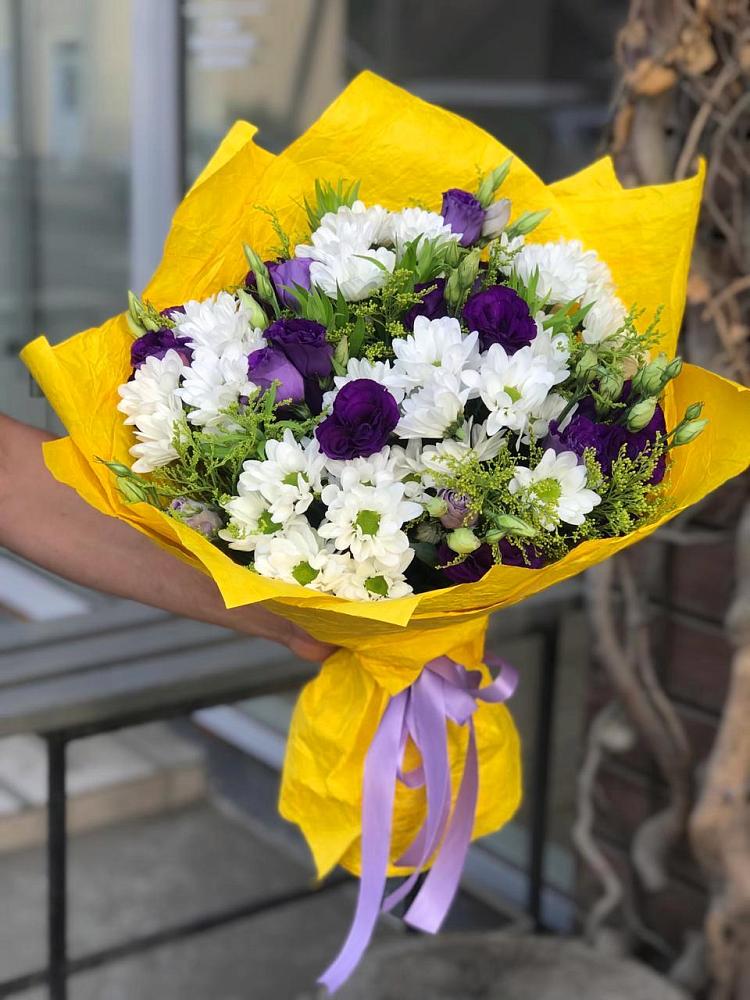 Букет цветов из: Ирисы, Хризантемы и Ромашки в Шохово