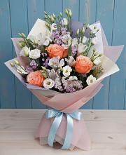 Букет цветов из:  Лизиантусы, Розы, Альстромерии и Гипсофила в Шохово