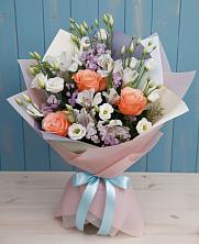 Букет цветов из:  Лизиантусы, Розы, Альстромерии и Гипсофила в Шохово