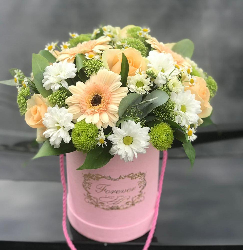 Цветочная композиция из Розы, Герберы и Хризантемы в шляпной коробке в Шохово