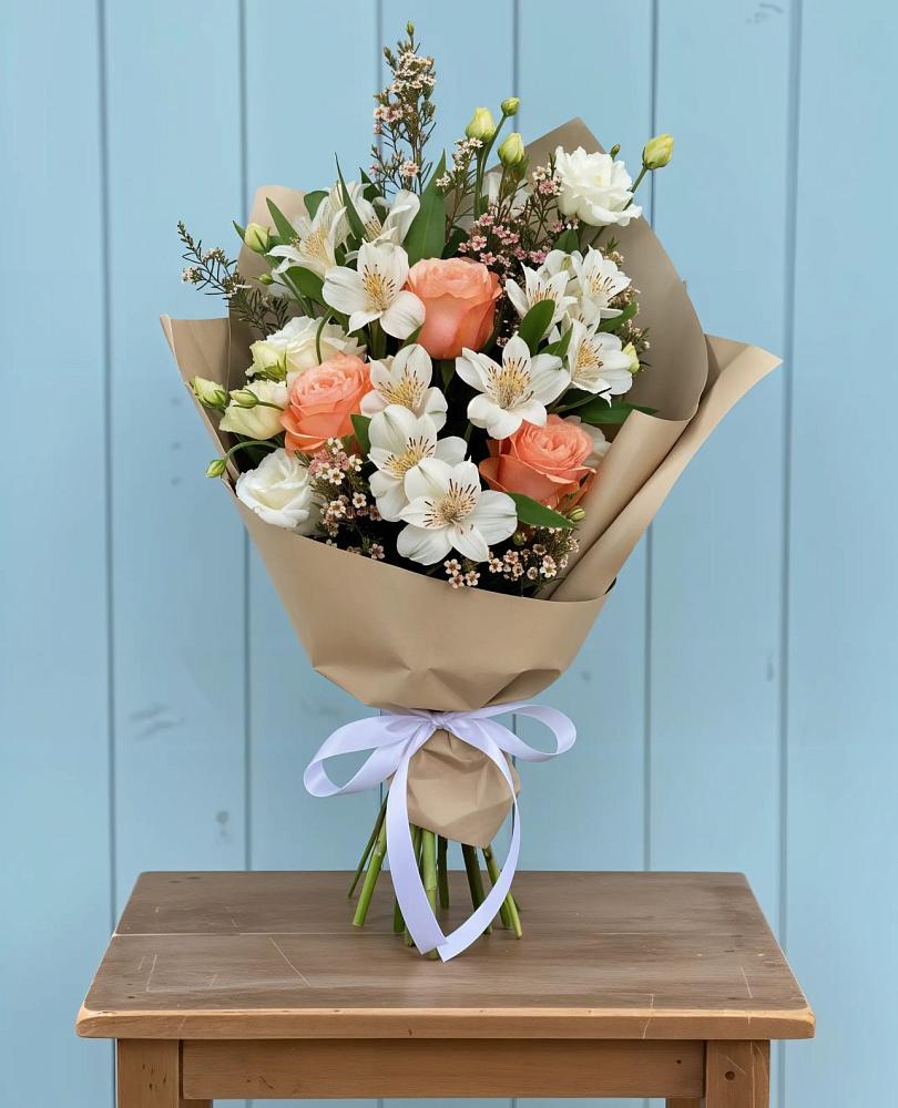 Букет цветов из: Альстромерии, Лизиантусы, Розы и Хризантемы в Шохово