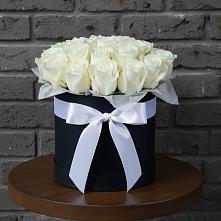 Цветочная композиция из Розы в шляпной коробке в Шохово